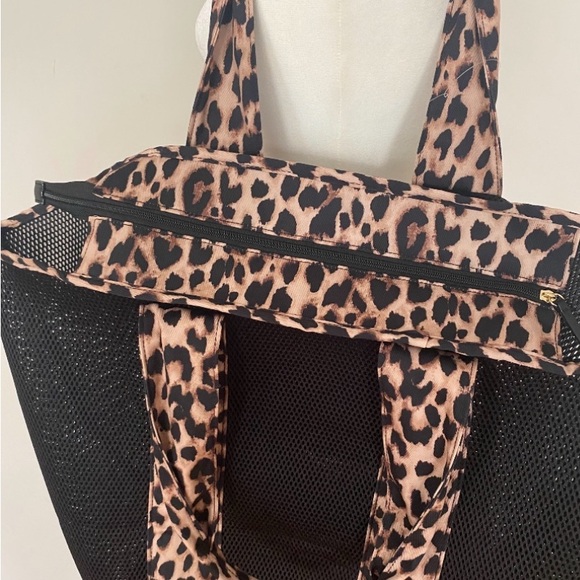 Victoria’s Secret Leopard Mesh Tote Swim Beach Bag NWT - Picture 2 of 9